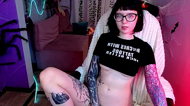 HazelTompson - DOGGY POSE WITHOUT PANTIES