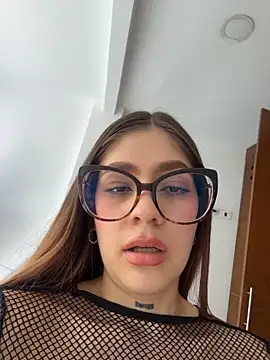 ZaraCarterX - FINGERING PUSSY STANDING