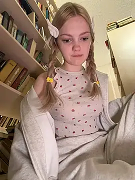 Elsawhere - pants on knees + shake ass + LT🔞PHOTO