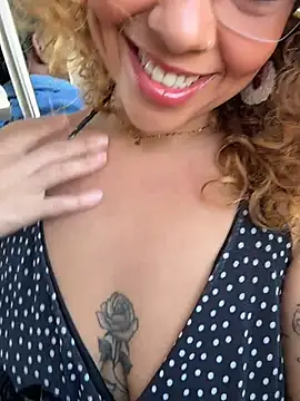 Chloe_Leaozinho - Me controle em público