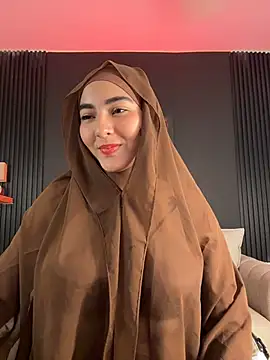 Malika_Noor - I rub my ass and it throbs.