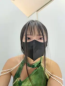 Xiao-Lin - 户外男厕所小便池假阳具抽插2分钟