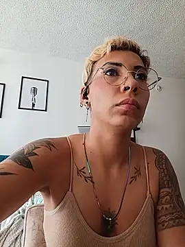 MiaMorgan_ - KISS HOT