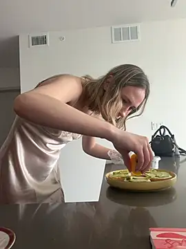 M1ssyk1ssy - Make me do naughty things, spin the whee