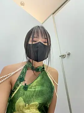 Xiao-Lin - 户外男厕所小便池假阳具抽插2分钟