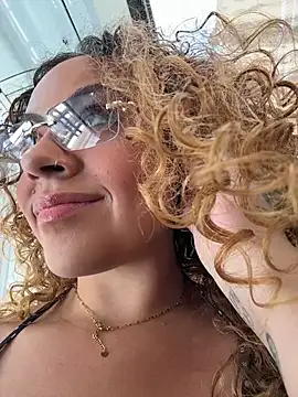 Chloe_Leaozinho - Me controle em público