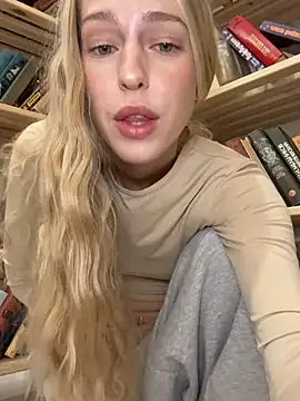 Kira_mia - sit on desk&pinch my nipples hard 📚💦