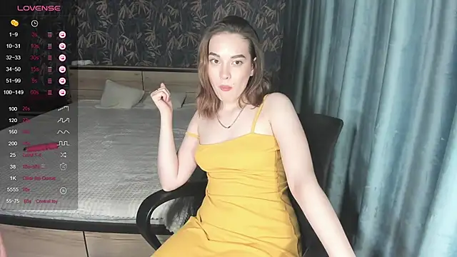 E_mil_y - Striptease naked🥳