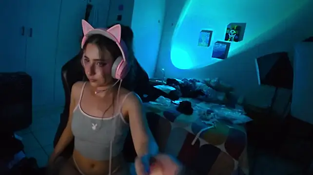 Rxbyndewit - choose outfit for upcoming stream!