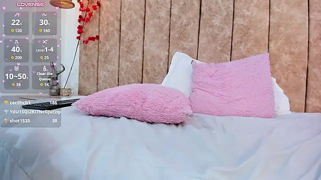 Rawiya - control lushx4m + play with dildo