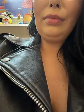 Tisha_Busty - PUT NAKED BOOBS on SHELF near ppl