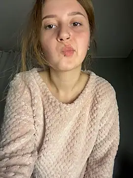 KiraSakura - TAKE OFF PANTS