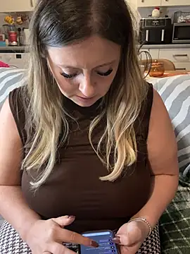 Poppyshaw_ - striptease 💕