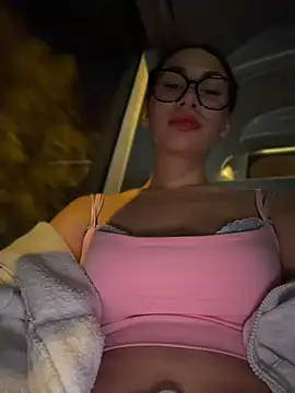 Aria51 - rub pussy on pants near people in BUS🚌