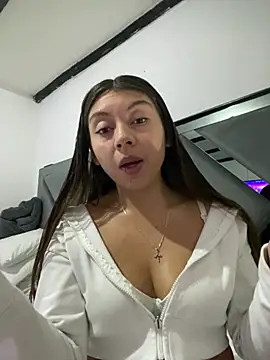 Sara-cooper2 - SHOW ASS + OIL ASS
