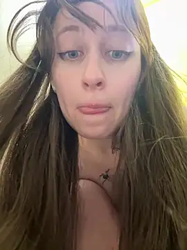 FroggyAnna - door open! rub pussy till knees shake!