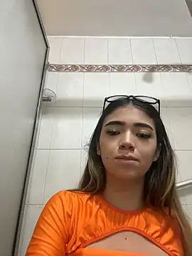 HoneyMollyX - DOGGY + FINGERING MY PUSSY & SPANK ME