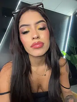 MystiqueXXX - FINGERING MY PUSSY CLOSE UP! 🥵🔥