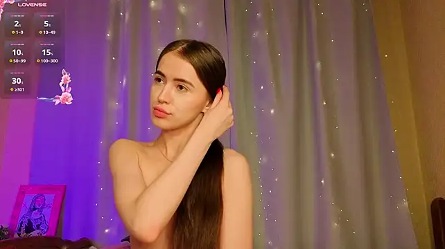 Chloeee4200 - Squeeze my breast passionately