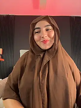 Malika_Noor - I rub my ass and it throbs.