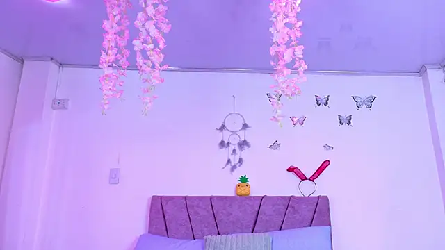 NahomyEvans - suck my big tits