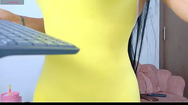 LunaraVelvett - 5 squats and 3 spanks