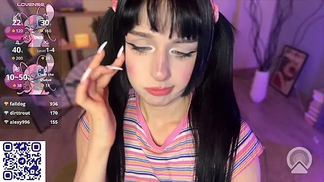 Secrettape - show u my tongue :P