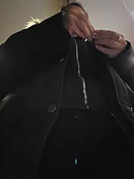 Hausverbot3 - Zieh die jacke komplett aus