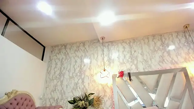 Kataleyamilf69_ - Lick fingers+2fingers in my bigass ✌🍑