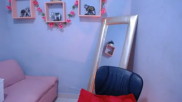 Venuxwilliam - Take my clothes off and spank my butt😈