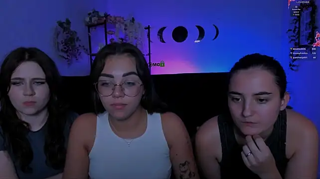 Kiki_swan - show tits