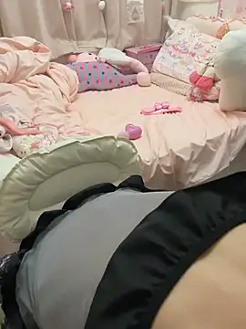 Kkkkiiii-42 - 全裸大鸡鸡抽插 先帮哥哥舔硬 加道具 20人解锁喷水💦