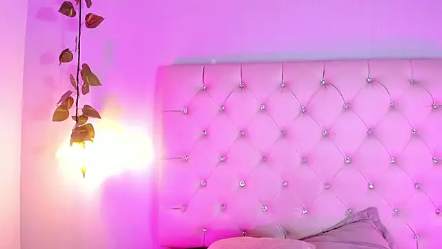 GabrielaSuarez_ - Shake ass and spanks