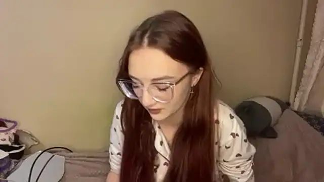 HildredGurrola - I'll bite my lips<3