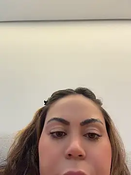 LariiHotWife - Plug no cuzinho