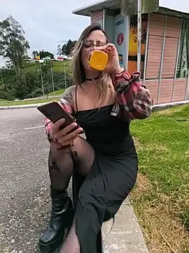 VALELUXX - Show your backside on the road🔥🎃