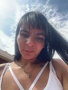 LuxeBrunetteXXX - CLEANING GIRL FINGERING PUSSY OUTDOORS