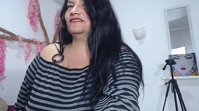 Salomexlove_20 - spanking on my butt