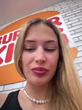 Blonde_exe - camel toe on chair at burger king