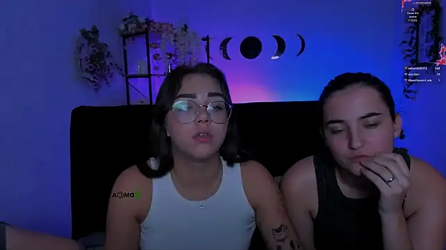 Kiki_swan - show tits