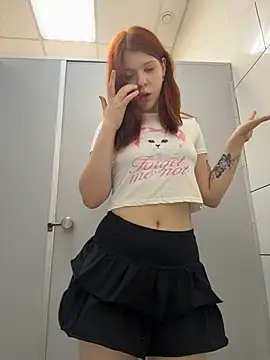 Freaky__Nikki - move my panties aside and pinch clit