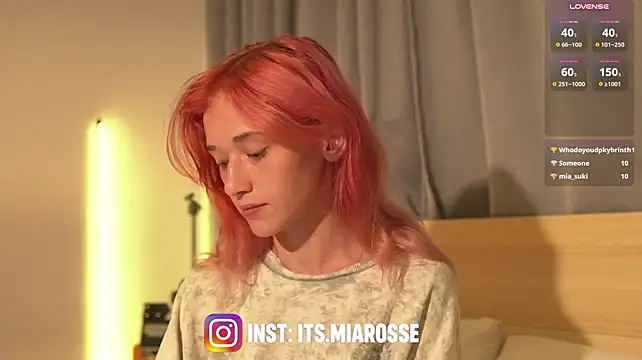 ItsMiaRosee - oil on my ass + spanking my ass😋