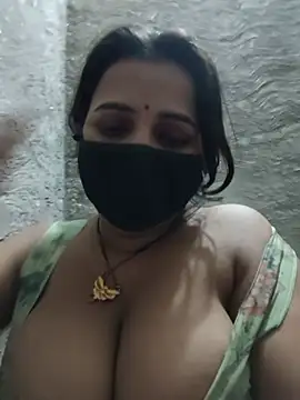 Sweety-girll - Full nude public 2 mint