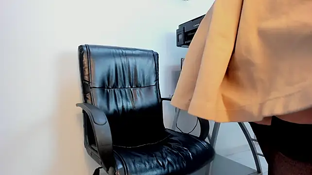 Scarlett__Moon2 - RUB CLIT WITH SALIVA