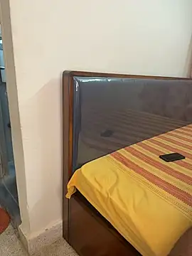 Indian_Hotwife - Top less/🍑Tits out