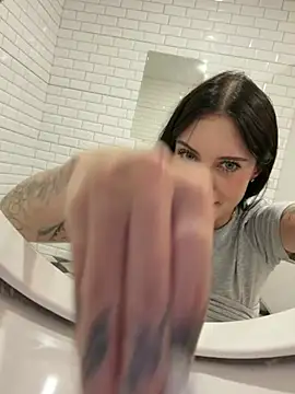 Melissa_crazy - Full naked fingerin pussy at urinal!!!