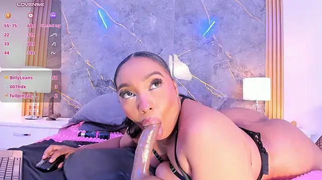 Anniie_Fox_