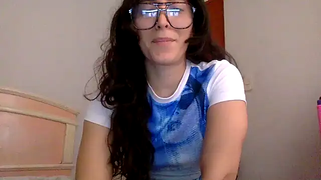 LatinDoll8 - Show 🍒 pinching nipples