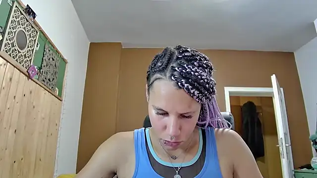 AaliyahHarris - outfit change