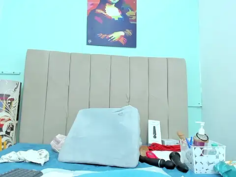 Monalind220 - 4 fingers in pussy